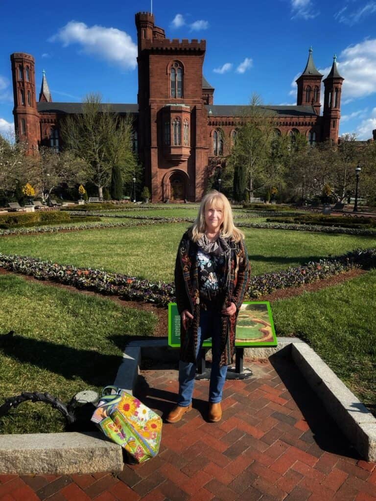 Cindy Briggs Smithsonian Studio Arts Program